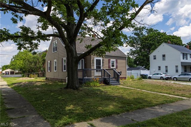 33 Pierce Avenue, Cuyahoga Falls, OH 44221