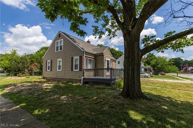33 Pierce Avenue, Cuyahoga Falls, OH 44221