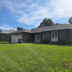 410 Hillcrest Avenue, Nixa, MO 65714