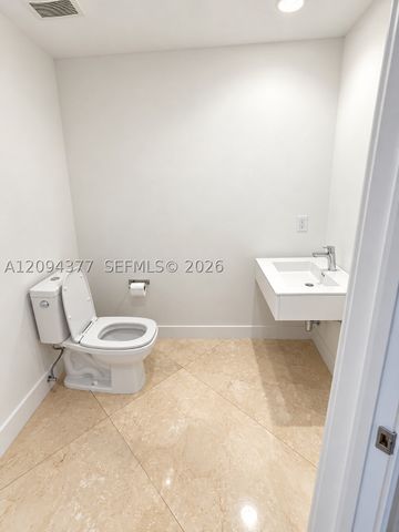 17301 Biscayne Blvd 211, North Miami Beach, FL 33160