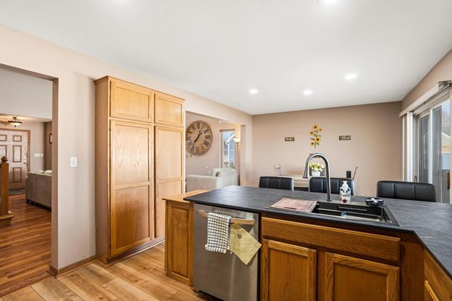 3533 Rivers Crossing DRIVE, Waukesha, WI 53189