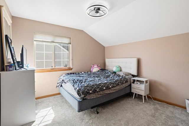 3533 Rivers Crossing DRIVE, Waukesha, WI 53189