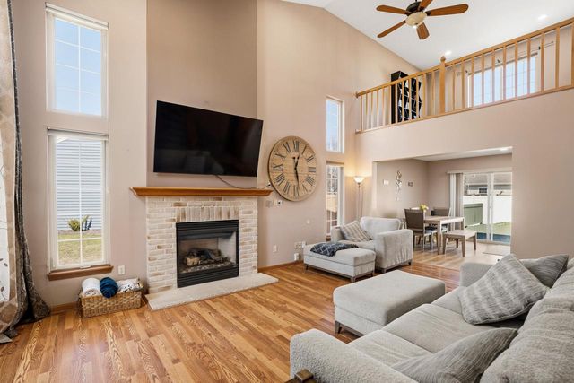 3533 Rivers Crossing DRIVE, Waukesha, WI 53189