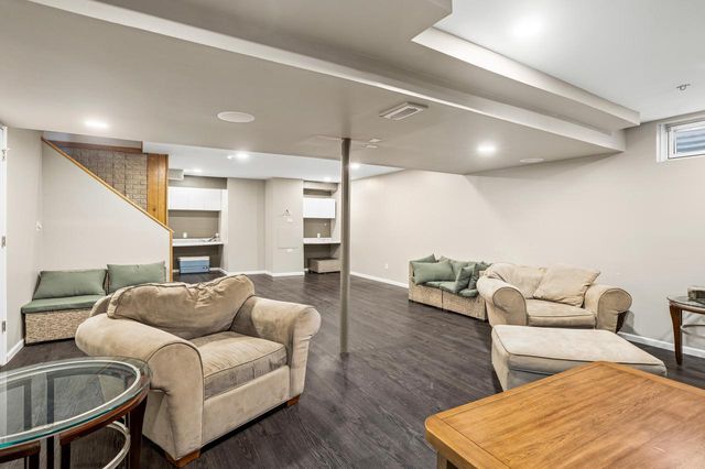 3533 Rivers Crossing DRIVE, Waukesha, WI 53189