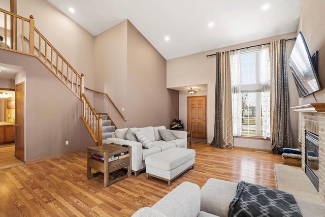 3533 Rivers Crossing DRIVE, Waukesha, WI 53189