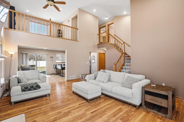 3533 Rivers Crossing DRIVE, Waukesha, WI 53189