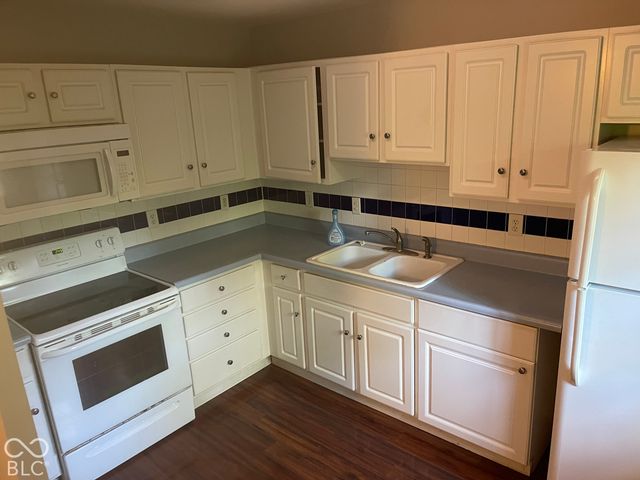 3913 Eisenhower Drive, Indianapolis, IN 46254
