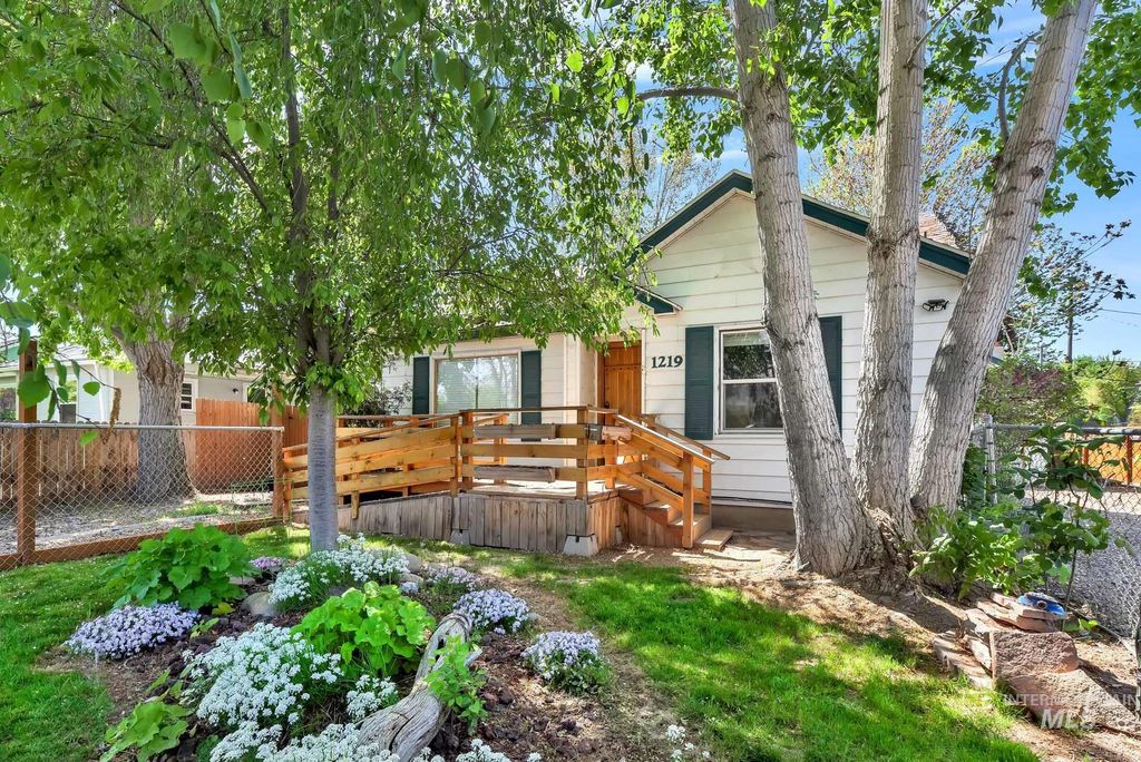 1219 N Indiana, Caldwell, ID 83605