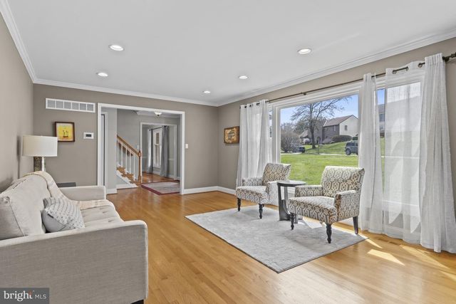 105 CARRIAGE DR, Hockessin, DE 19707