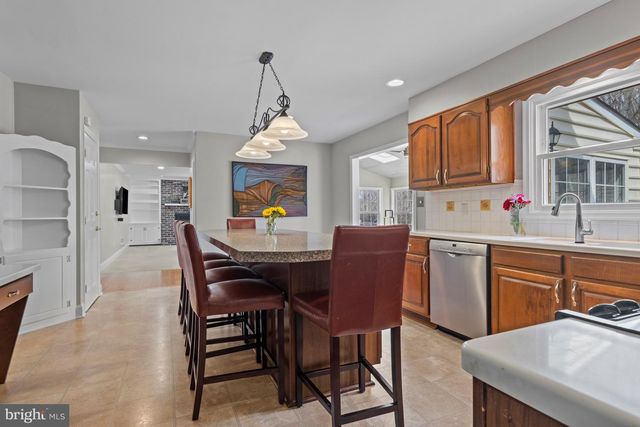 105 CARRIAGE DR, Hockessin, DE 19707