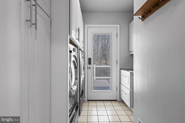 105 CARRIAGE DR, Hockessin, DE 19707