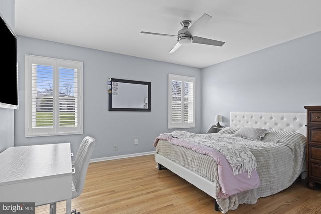 105 CARRIAGE DR, Hockessin, DE 19707