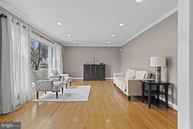 105 CARRIAGE DR, Hockessin, DE 19707