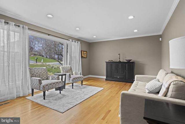 105 CARRIAGE DR, Hockessin, DE 19707