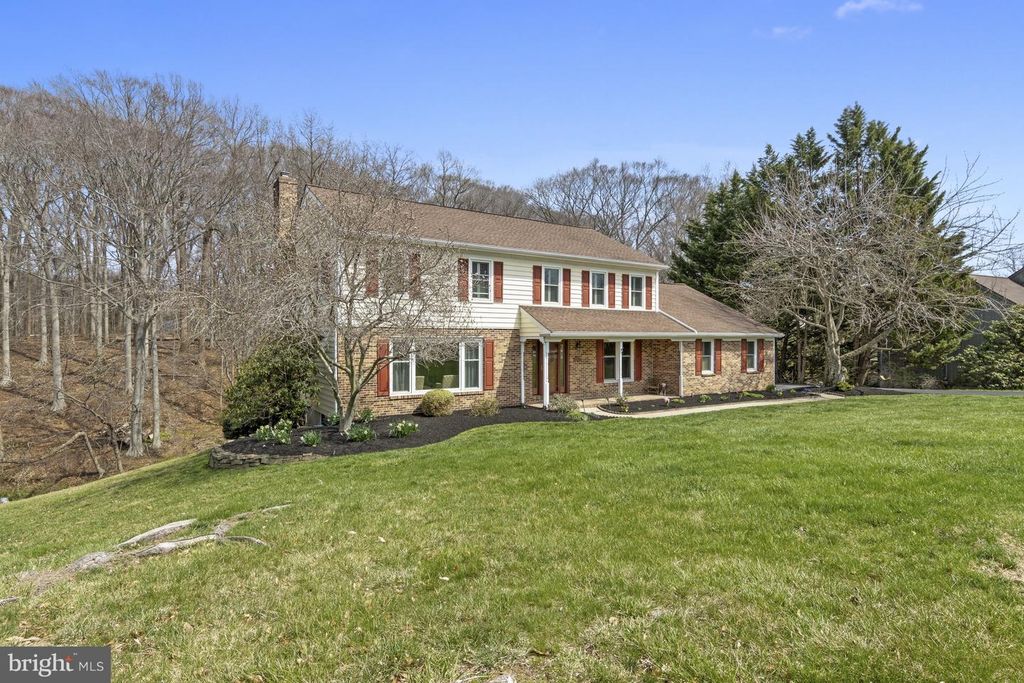 105 CARRIAGE DR, Hockessin, DE 19707