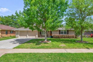 6546 Lindyann Lane, Houston, TX 77008