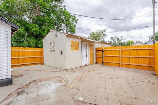 618 E 8th St, Pueblo, CO 81001