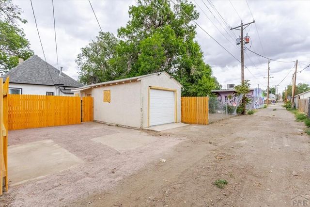 618 E 8th St, Pueblo, CO 81001