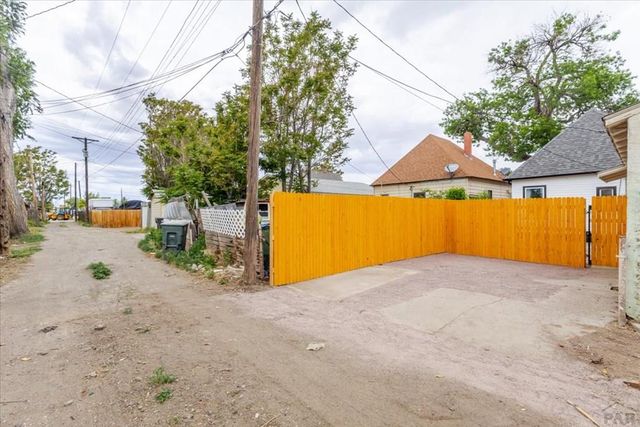 618 E 8th St, Pueblo, CO 81001