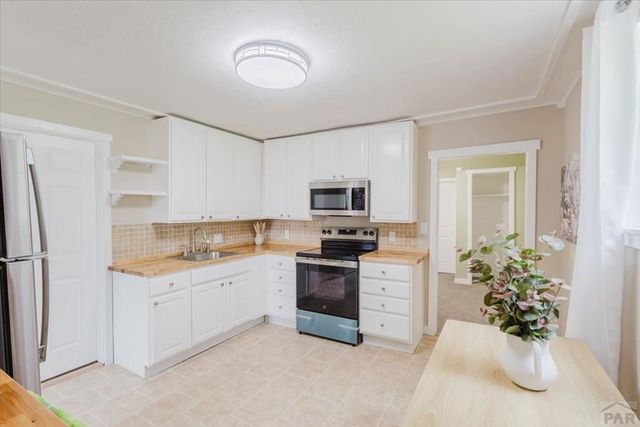 618 E 8th St, Pueblo, CO 81001