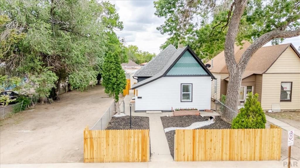 618 E 8th St, Pueblo, CO 81001