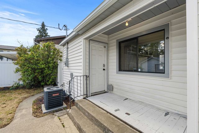 4724 N Maple St, Spokane, WA 99205