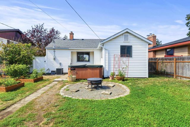 4724 N Maple St, Spokane, WA 99205