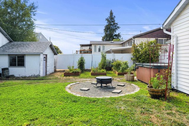 4724 N Maple St, Spokane, WA 99205