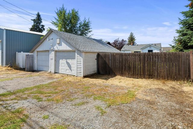 4724 N Maple St, Spokane, WA 99205