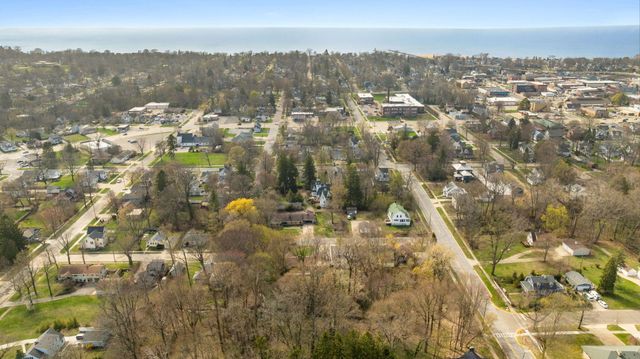 525 Prospect Street, South Haven, MI 49090