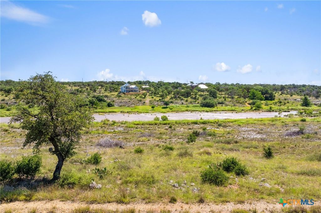 620 Rio Vista Road, Johnson City, TX 78636