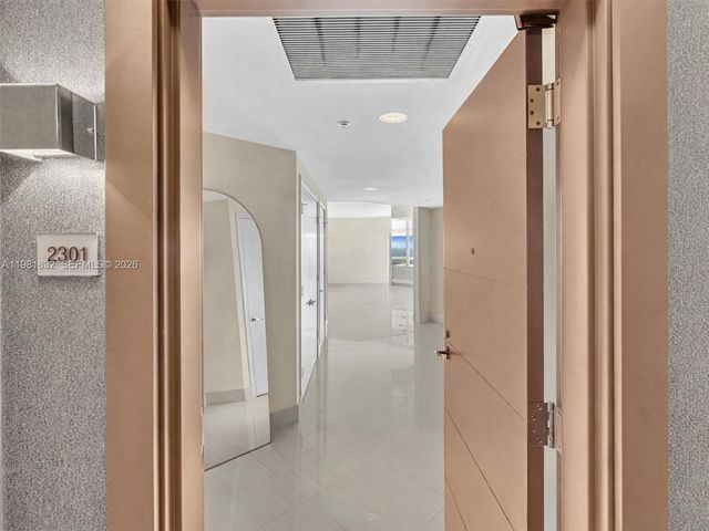 17301 Biscayne Blvd 2301, North Miami Beach, FL 33160