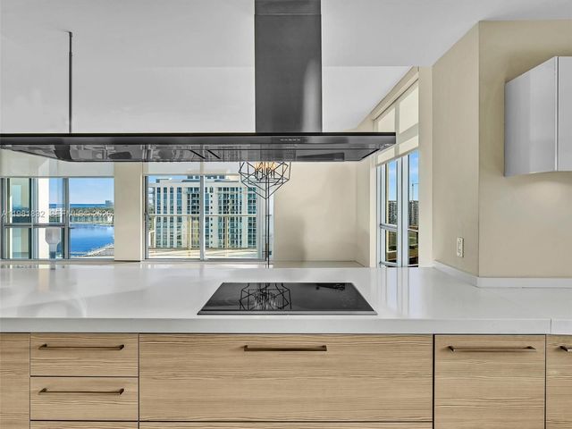 17301 Biscayne Blvd 2301, North Miami Beach, FL 33160