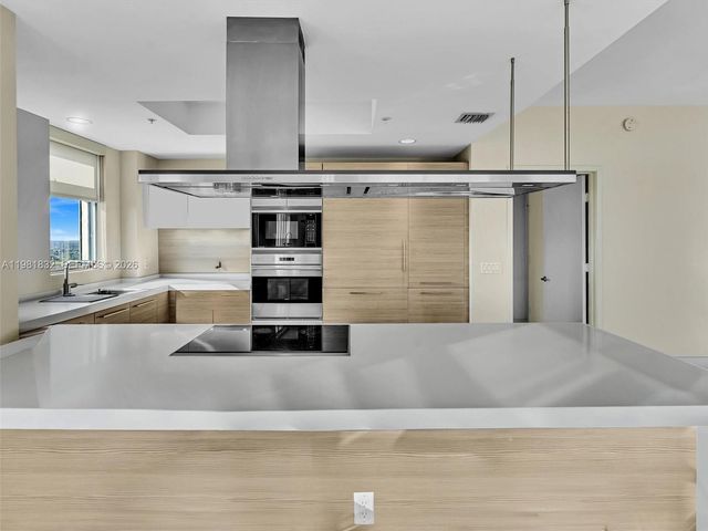 17301 Biscayne Blvd 2301, North Miami Beach, FL 33160