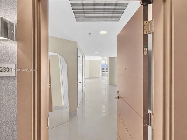 17301 Biscayne Blvd 2301, North Miami Beach, FL 33160