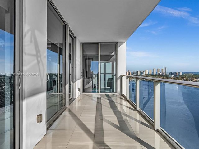 17301 Biscayne Blvd 2301, North Miami Beach, FL 33160
