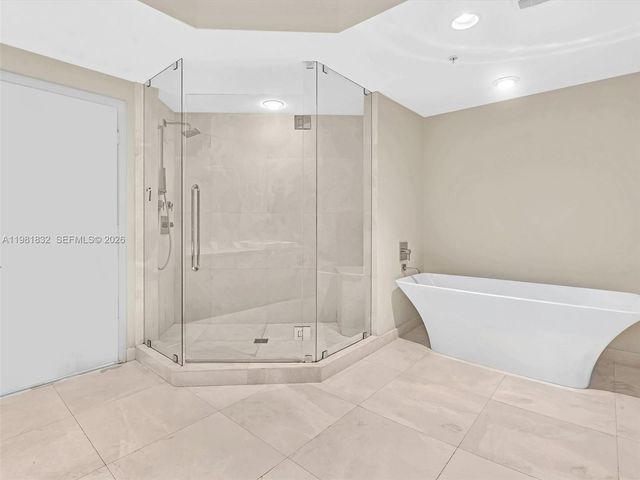 17301 Biscayne Blvd 2301, North Miami Beach, FL 33160