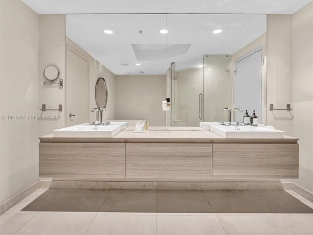 17301 Biscayne Blvd 2301, North Miami Beach, FL 33160