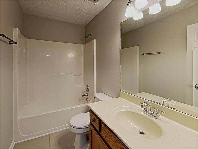 227 Weatherstone Pointe Drive, Woodstock, GA 30188