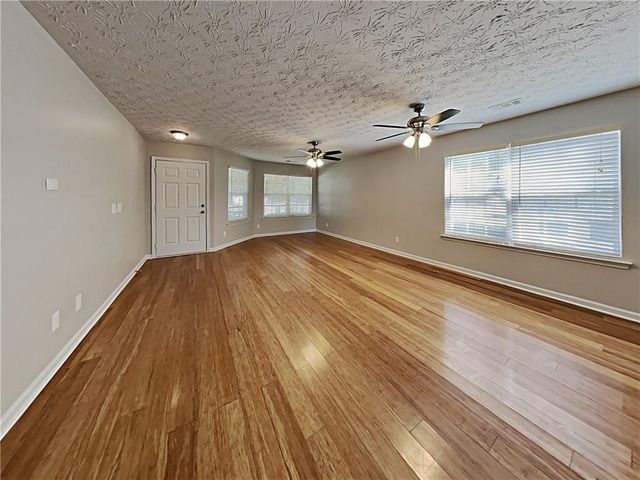 227 Weatherstone Pointe Drive, Woodstock, GA 30188