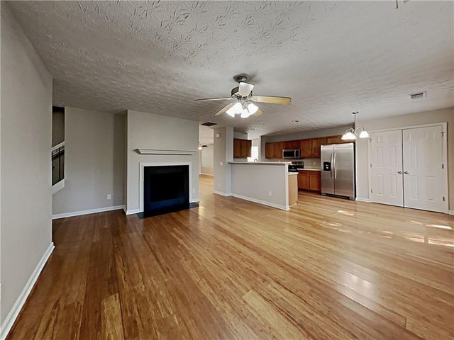 227 Weatherstone Pointe Drive, Woodstock, GA 30188