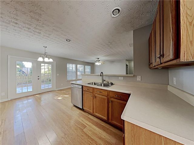 227 Weatherstone Pointe Drive, Woodstock, GA 30188