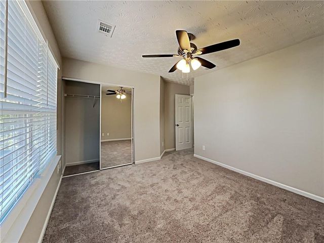 227 Weatherstone Pointe Drive, Woodstock, GA 30188