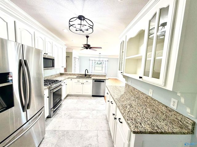 288 County Road 421, Boaz, AL 35957