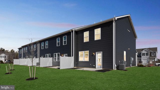 8 WHALER DR, Runnemede, NJ 08078