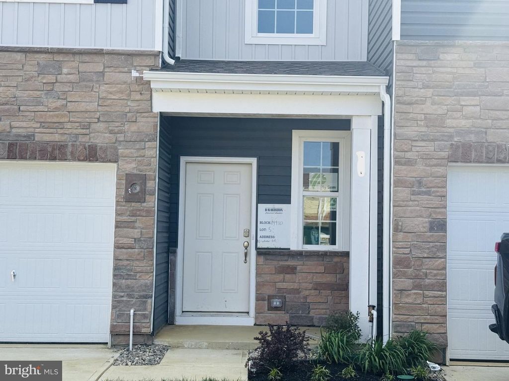 8 WHALER DR, Runnemede, NJ 08078