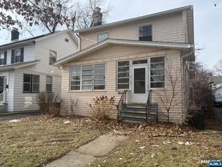 11 Grand Avenue, East Orange, NJ 07018