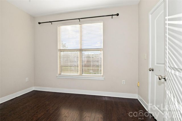 732 Seigle Point Drive, Charlotte, NC 28204