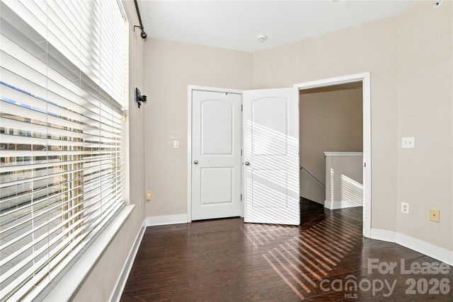732 Seigle Point Drive, Charlotte, NC 28204