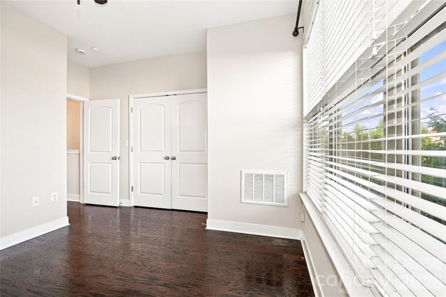 732 Seigle Point Drive, Charlotte, NC 28204